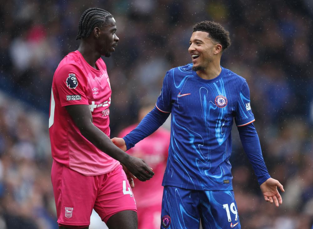 两队的攻防 两队的攻防