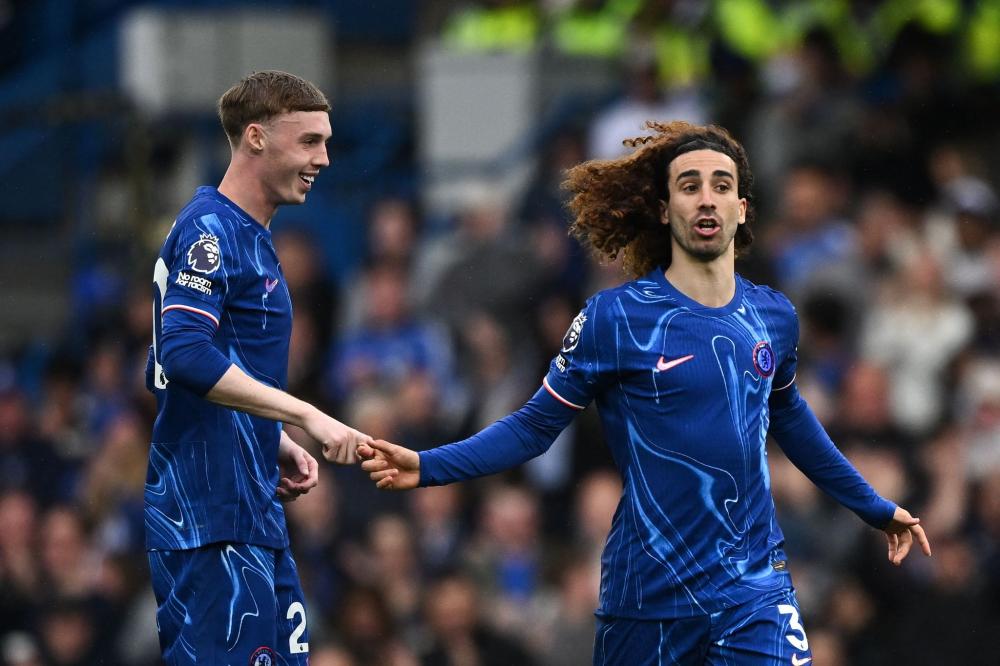 色于他在前 色于他在前