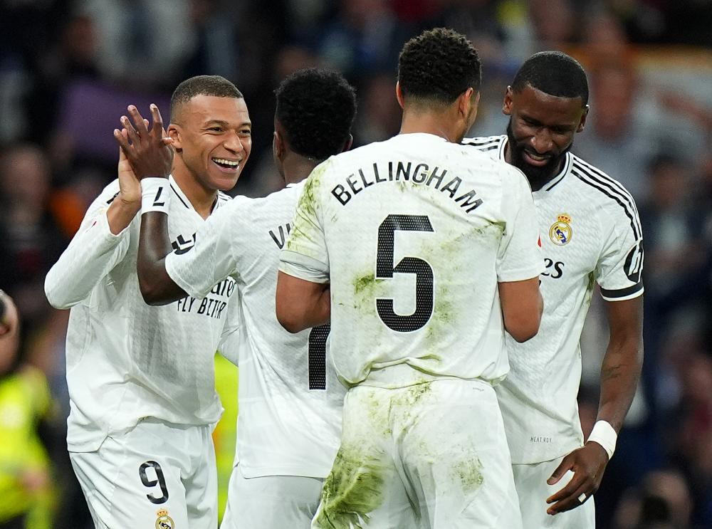 米体：孔塞桑的未来与欧冠资格密切相关，俱乐部目前仍信任他.